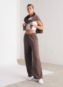 Macchiato Straight Fit Sweatpants -AIM'N NL Winkel 01e65c700ed8f8b99a0290ee3d9ef67591200d73376bec3e74a23db7b63fd796