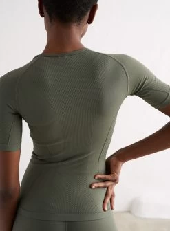 Olive Motion Seamless Short Sleeve -AIM'N NL Winkel 04baf412f025a363093d272057b9b599427ec55fc75b274803a2b303b8bb2cda