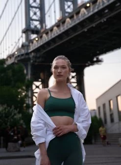 Pine Green Luxe Seamless Strap Bra -AIM'N NL Winkel 06d72bf1128f30664c1ef12420af1796a53666a066832dfe5f69f068ed221bf9