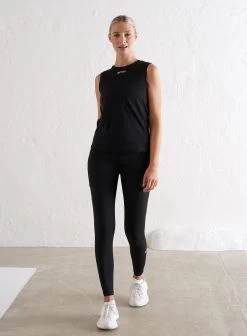 Black Soft Basic Sleeveless Top -AIM'N NL Winkel 096ce71244b4c0100c433745b6cd0479e439e54d3c985ffa7c77529e37fee72b