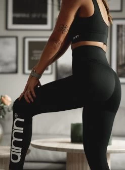 Black Logo Core Tights -AIM'N NL Winkel 0b382fa1c4081bb6e6aae22ffb51b6a0523cb954daf402a107dcbe84c22ebd51