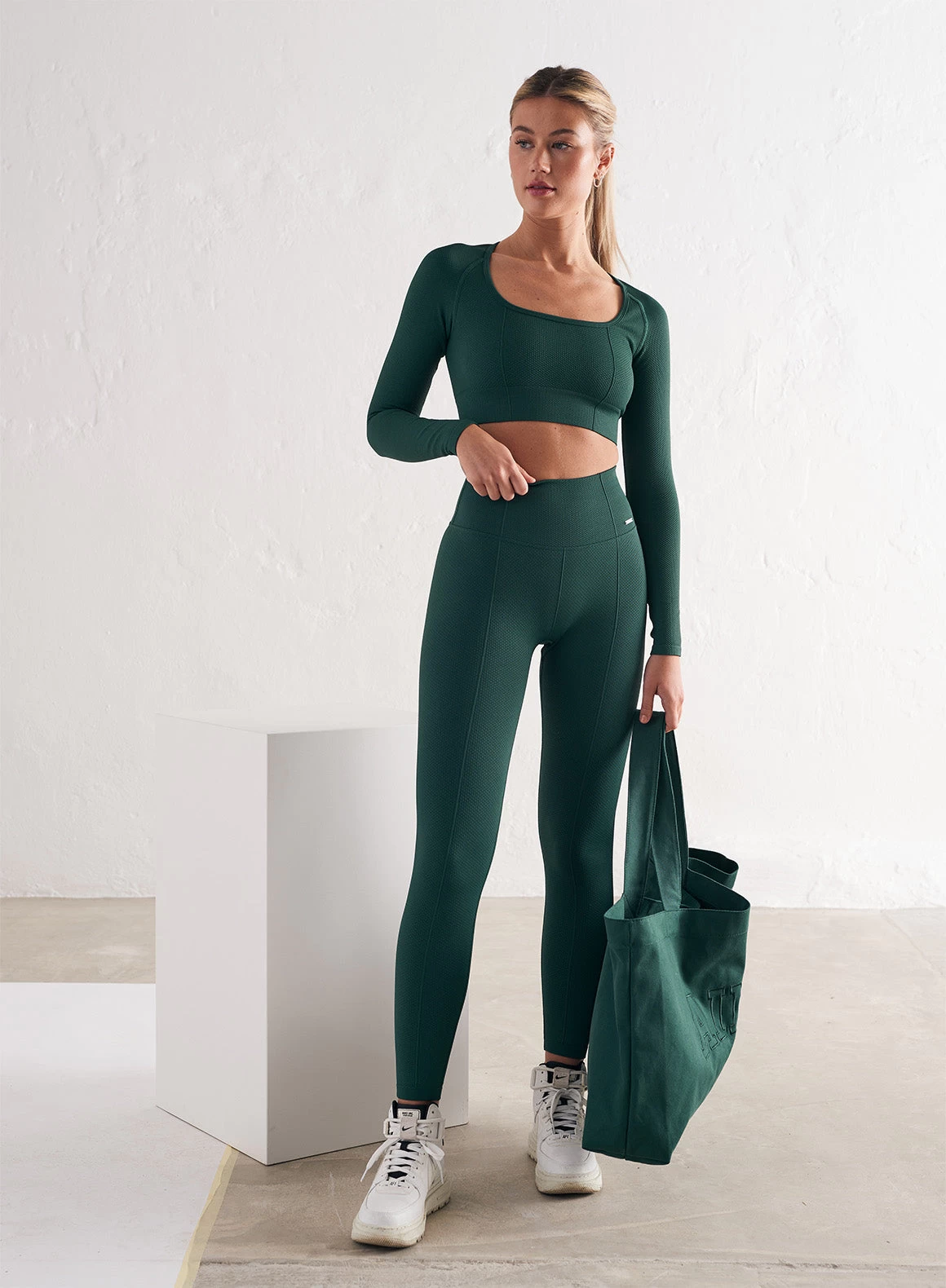 Pine Green Luxe Seamless Cropped Long Sleeve 7 Pine Green Luxe Seamless Cropped Long Sleeve - Afbeelding 7