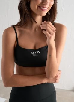 Black Edge Core Strap Bra -AIM'N NL Winkel 2226f3a16f1d930e37984e50665815a7bc4439a1c703818e901d7b97ca86888f