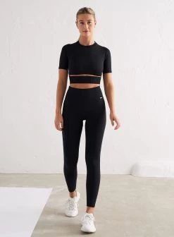 Black Limitless Seamless Cutout Short Sleeve -AIM'N NL Winkel 358229f1d70bc1bca6234e58417882dc29e9d7f50d041ca315e532a0b2377c9b