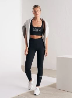Black College Core Bra -AIM'N NL Winkel 3632ec200c01919eeaac2d8c7babb1985247542c2799cd215b12fdfea3b14507