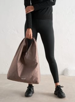 Espresso Everyday Tote -AIM'N NL Winkel 36d043d22cfc858ba05b9fbeaee8ecc91b3dff1f7264302a47ef069015a48756