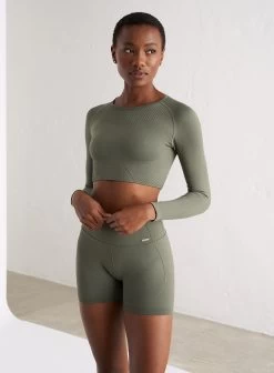Olive Motion Seamless Cropped Long Sleeve -AIM'N NL Winkel 39de6156dc952562b6c91fa89feb46c5a2e9045fc46650f2c724c1a221786303