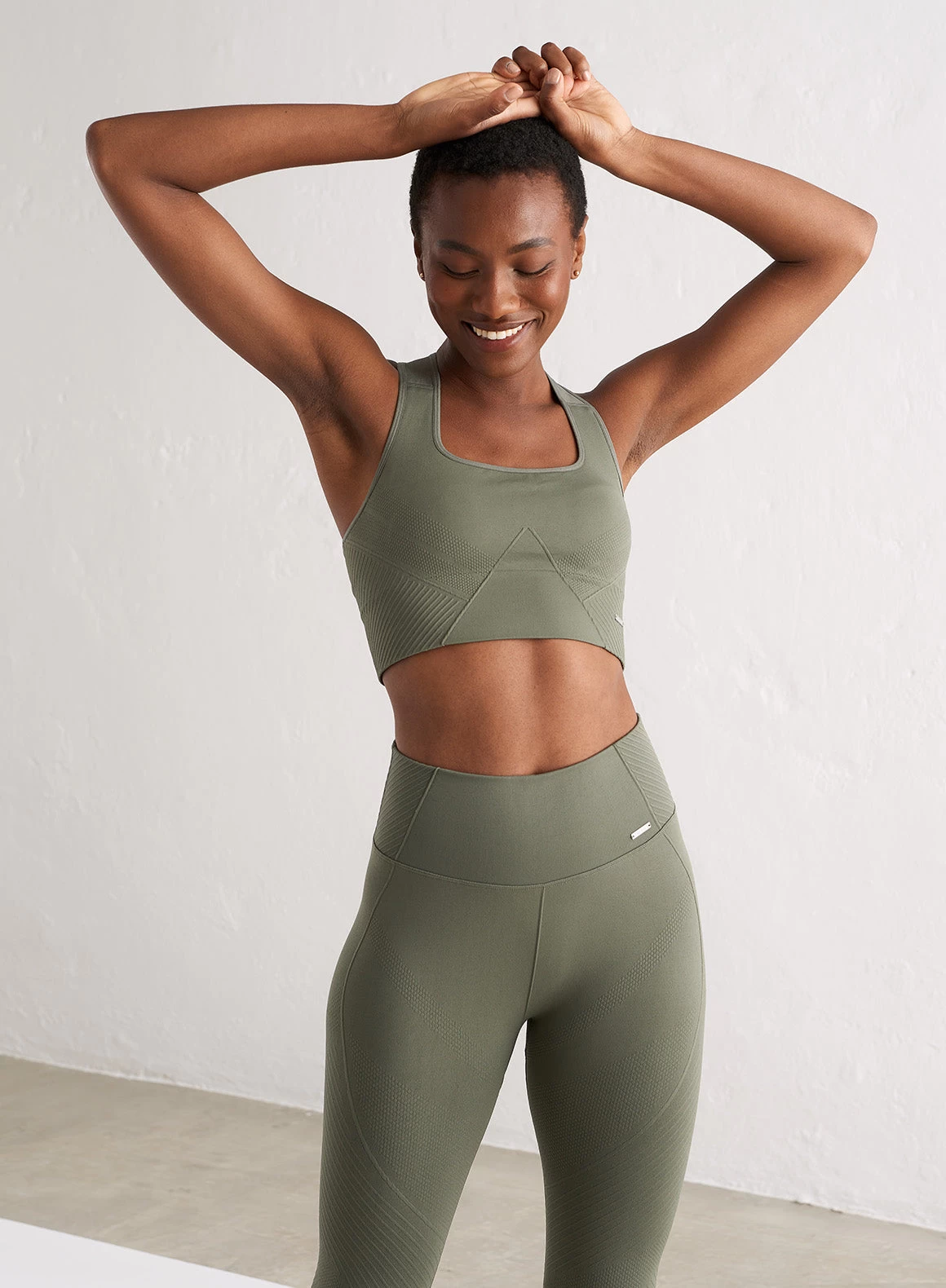 Olive Motion Seamless High Support Bra 3 Olive Motion Seamless High Support Bra - Afbeelding 3