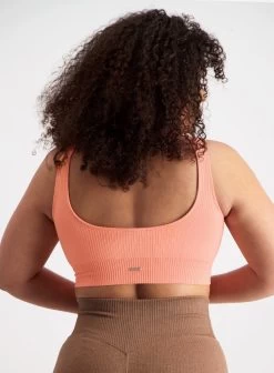 Peach Ribbed Seamless Bra -AIM'N NL Winkel 44048b578c6626ca7af4f61b618a4a09980238ee42d38ce6d8abc90089ae077f