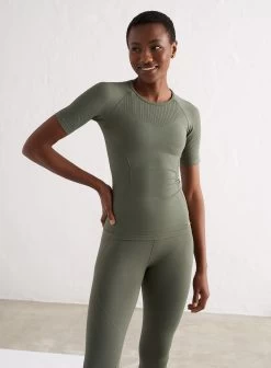 Olive Motion Seamless Short Sleeve -AIM'N NL Winkel 4c135ebc7f975fc180ee0d654874922ef4ff4cc2bdd71ae53d8d09358531976c