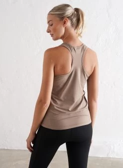 Espresso Soft Basic Racerback Tank -AIM'N NL Winkel 62d529ce635d83c81804913b56481dc046422e71db7e4d5825ee3bcc7d549c32