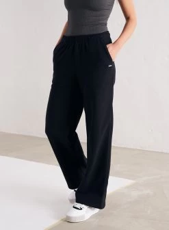 Black Logo Straight Fit Sweatpants -AIM'N NL Winkel 682da39f7abdff53b18fff03add985ada02c3f4640e0922f12fe825f9cdf9d67