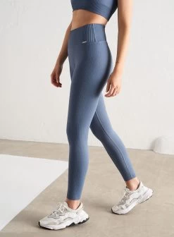 Arctica Ribbed Seamless Tights