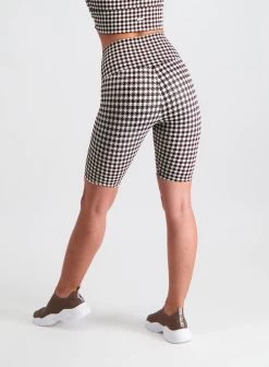 Off-White Dogtooth Biker Shorts -AIM'N NL Winkel 905f4e0262a3d5b55263294587676f4055bbd1f68d26dd36ae3b2a9e12bb1e68