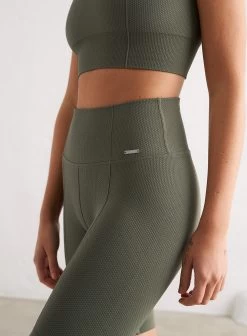 Olive Luxe Seamless Biker Shorts -AIM'N NL Winkel 98be1ad9c525492ad86d827404d338c884cdb22adc3ef7bbd65c74556750939b