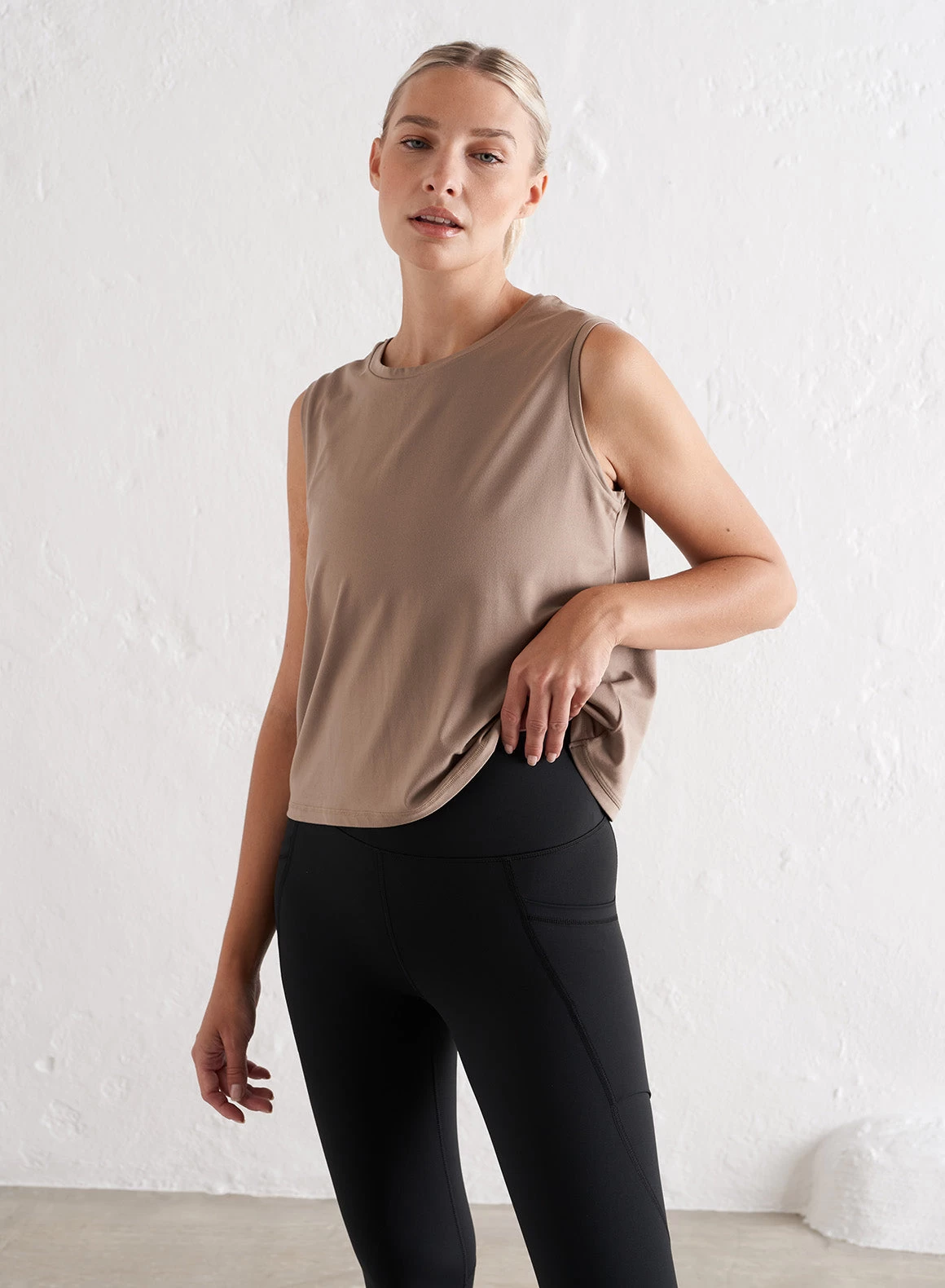 Espresso Soft Basic Split Back Tank 3 Espresso Soft Basic Split Back Tank - Afbeelding 3
