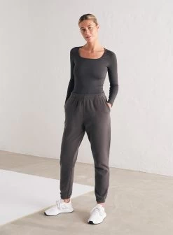 Shadow Grey Ribbed Seamless Long Sleeve -AIM'N NL Winkel a699caf1d86caeb10a55766ab41594b08a68934e086c2dd491ed3814dde32e7b