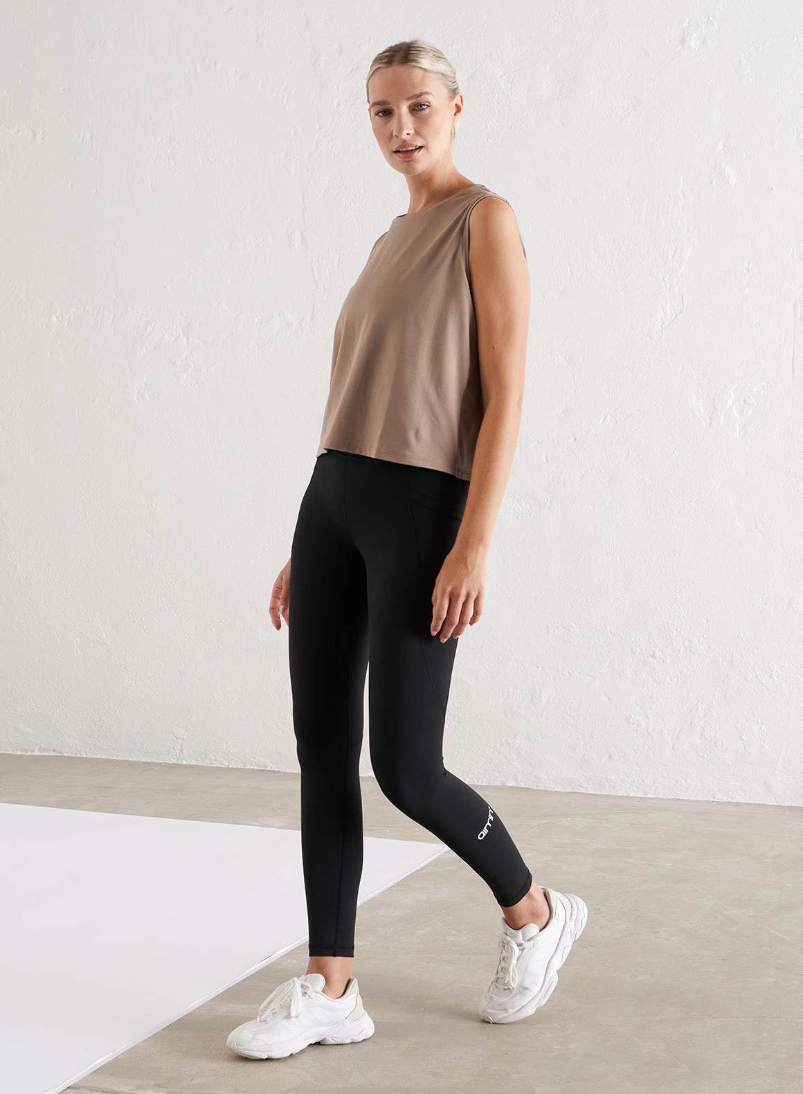 Espresso Soft Basic Split Back Tank 5 Espresso Soft Basic Split Back Tank - Afbeelding 5