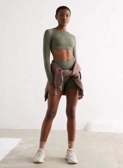 Olive Motion Seamless Cropped Long Sleeve -AIM'N NL Winkel b537fbb3eb46445272caf8a30873805a4dacbcd82e38ed912afed3c99e66d1d1