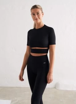 Black Limitless Seamless Cutout Short Sleeve -AIM'N NL Winkel b892f2433653cc17cf234e93e12e2b9f64d7d0be34cfea9c15af4e658887a21e