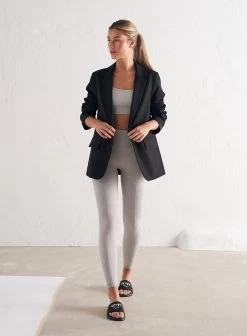 Straight Fit Blazer 10 Straight Fit Blazer -AIM'N NL Winkel bc3854d20eabb06731cfc515e4833ca7ddc49a4c07b7fef7d9f460a7e2412453
