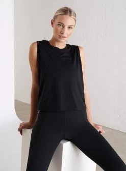 Black Soft Basic Split Back Tank -AIM'N NL Winkel bf23363e1b82c3f422d8735e5807329f2003b920339c0a1eb1364fd4857e8042