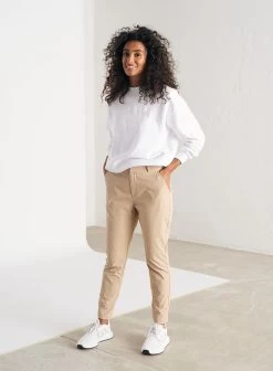 Beige Tech Pants -AIM'N NL Winkel cab72767e5d8415b0421245a2d1771760c5970a7927e6f6dc6bbf3dd969806ba