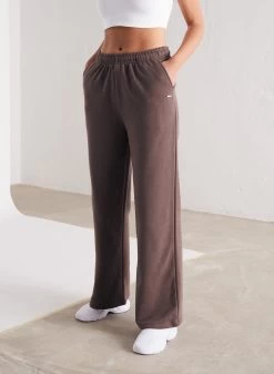 Macchiato Straight Fit Sweatpants -AIM'N NL Winkel d5c2bbf322490e2ce759470c83067f64240e9d02727b02c85bb80042d123d389