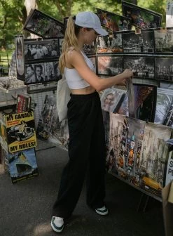 Black Logo Straight Fit Sweatpants -AIM'N NL Winkel e8f5570d134a7c2f3823a32e58d628288ee216978b2632dee89e6d26306983dd