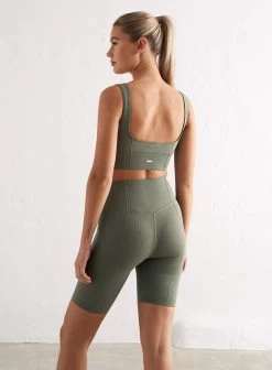 Olive Luxe Seamless Biker Shorts -AIM'N NL Winkel fb11292b76a8b068743eb379ca763d4e6376d10ad48788aa7ba8deee1ee17418